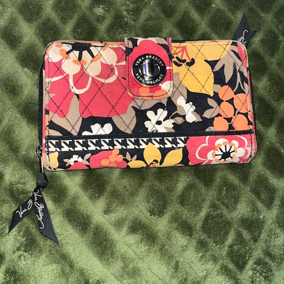 Vera Bradley Handbags - Vera Bradley wallet